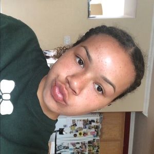 Meet your Posher, Rayana